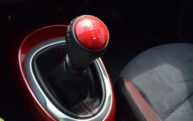 Nissan Juke cena 49900 przebieg: 183251, rok produkcji 2015 z Mieroszów małe 562